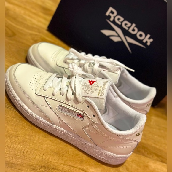 Reebok Shoes - Reebok Classic White sneakers